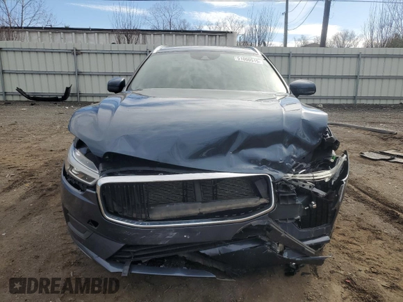 2018 Volvo XC60 Momentum with VIN YV4A22RKXJ1043803, listed as a Copart auction lot 51000515 with Not provided miles and Salvage title. Bid and sale history available at DreamBid. Image 5.