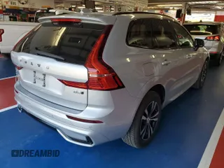 2024 Volvo XC60 Core Dark Theme z VIN YV4L12RK7R1929374, wystawiony jako IAAI lot #42537657 z przebiegiem 48 177 mil mil oraz . Historia ofert i sprzedaży dostępna na DreamBid. Obrazek 2.