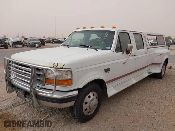 1995 Ford F-350 z VIN 1FTJW35F7SEA36906, wystawiony jako IAAI lot #41925888 z przebiegiem 162 121 mil mil oraz . Historia ofert i sprzedaży dostępna na DreamBid. Obrazek 2.