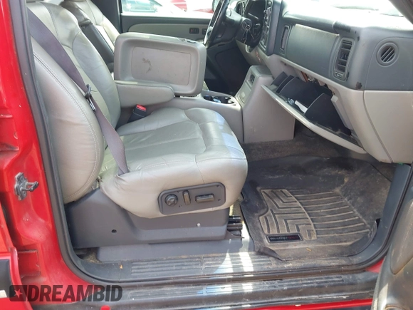 2001 Chevrolet Tahoe LS with VIN 1GNEK13T81R209096, listed as a IAAI auction lot 42108027 with 204,730 mi miles. Bid and sale history available at carsss.com. Image 5.
