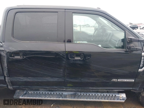 2018 Ford F-250 XL with VIN 1FT7W2BT7JEB71011, listed as a IAAI auction lot 41290319 with 152,310 mi miles and . Bid and sale history available at DreamBid. Image 13.