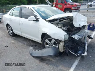 2009 Volkswagen Jetta SE с VIN 3VWRM71K79M063902, выставлен на аукционе IAAI как лот 42747888 с пробегом 221 864 миль миль и . История ставок и продаж доступна на DreamBid. Изображение 1.