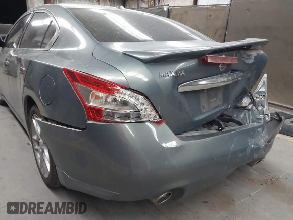 2011 Nissan Maxima SV z VIN 1N4AA5AP0BC838496, wystawiony jako IAAI lot #42326631 z przebiegiem 138 400 mil mil oraz . Historia ofert i sprzedaży dostępna na DreamBid. Obrazek 6.