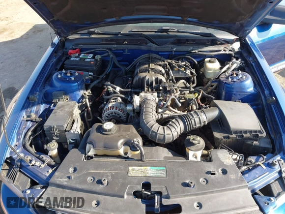 2008 Ford Mustang Deluxe with VIN 1ZVHT84N685117737, listed as a IAAI auction lot 41086449 with 215,136 mi miles and . Bid and sale history available at carsss.com. Image 10.