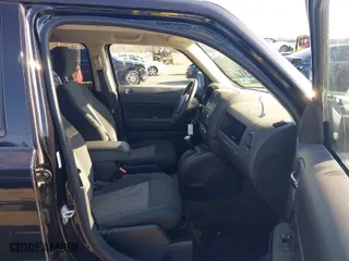 2014 Jeep Patriot Latitude with VIN 1C4NJRFB0ED661625, listed as a IAAI auction lot 41856277 with 62,781 mi miles. Bid and sale history available at carsss.com. Image 5.