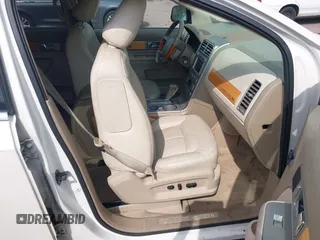 2007 Lincoln MKX with VIN 2LMDU68C87BJ31385, listed as a IAAI auction lot 42051347 with 279,933 mi miles and . Bid and sale history available at DreamBid. Image 5.