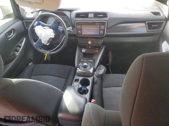 2019 Nissan LEAF SV z VIN 1N4AZ1CP4KC303346, wystawiony jako Copart lot #85341074 z przebiegiem 57 334 mil mil oraz Szkoda całkowita • Salvage title. Historia ofert i sprzedaży dostępna na DreamBid. Obrazek 8.