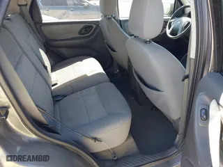 2005 Ford Escape XLT with VIN 1FMYU03175KD53760, listed as a IAAI auction lot 41755984 with 158,704 mi miles. Bid and sale history available at carsss.com. Image 8.