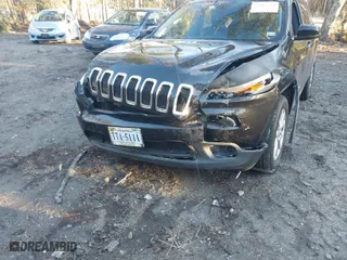 2015 Jeep Cherokee Latitude with VIN 1C4PJMCB3FW648891, listed as a IAAI auction lot 41065231 with 110,193 mi miles. Bid and sale history available at carsss.com. Image 6.