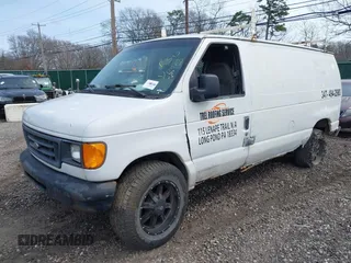 2004 Ford Econoline Cargo z VIN 1FTNE24L84HB28016, wystawiony jako IAAI lot #42017495 z przebiegiem Nie podano mil oraz . Historia ofert i sprzedaży dostępna na DreamBid. Obrazek 2.