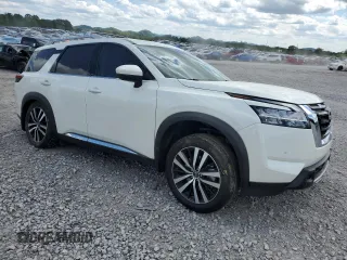 2024 Nissan Pathfinder Platinum z VIN 5N1DR3DG4RC235587, wystawiony jako Copart lot #55989855 z przebiegiem 22 214 mil mil oraz Szkoda całkowita • Salvage title. Historia ofert i sprzedaży dostępna na DreamBid. Obrazek 4.
