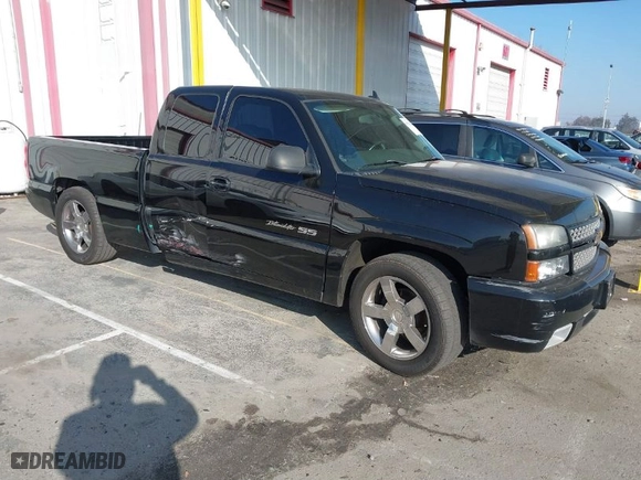 2006 Chevrolet Silverado SS with VIN 2GCEC19N961345767, listed as a IAAI auction lot 41634329 with NaN miles. Bid and sale history available at carsss.com. Image 1.