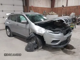 2019 Jeep Cherokee Latitude with VIN 1C4PJMCB7KD118915, listed as a IAAI auction lot 41903336 with 105,425 mi miles. Bid and sale history available at carsss.com. Image 1.