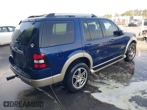 2006 Ford Explorer Eddie Bauer with VIN 1FMEU74E56UA77582, listed as a IAAI auction lot 41846582 with 231,160 mi miles. Bid and sale history available at carsss.com. Image 4.