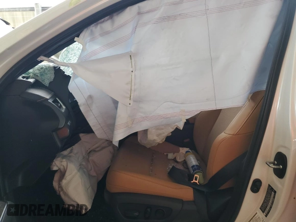 2024 Lexus UX 250h Premium z VIN JTHP6JBH0R2186659, wystawiony jako Copart lot #65626554 z przebiegiem 11 068 mil mil oraz Nie do naprawy • Non repairable. Historia ofert i sprzedaży dostępna na DreamBid. Obrazek 7.