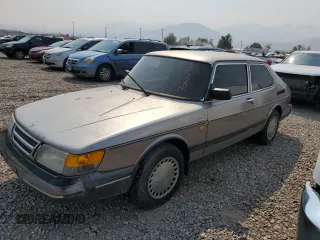 1987 Saab 900 z VIN YS3AR35J5H3010183, wystawiony jako Copart lot #70003404 z przebiegiem 138 740 mil mil oraz Czysty tytuł • Clean title. Historia ofert i sprzedaży dostępna na DreamBid. Obrazek 1.