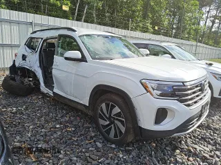 2025 Volkswagen Atlas SE with VIN 1V2HR2CA1SC555919, listed as a Copart auction lot 62876785 with 2,377 mi miles and Non repairable. Bid and sale history available at DreamBid. Image 4.