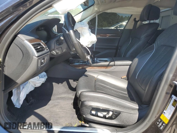 2020 BMW 7 Series 750i xDrive with VIN WBA7U2C01LGJ59354, listed as a Copart auction lot 58669874 with 0 mi miles and Salvage Title. Bid and sale history available at carsss.com. Image 7.