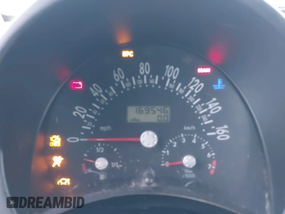 2000 Volkswagen Beetle GLX с VIN 3VWDD21C6YM469268, выставлен на аукционе IAAI как лот 41208322 с пробегом 169 546 миль миль и . История ставок и продаж доступна на DreamBid. Изображение 7.