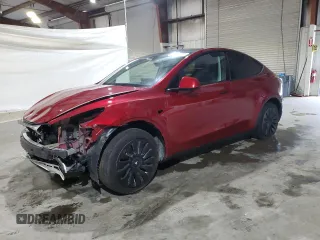 2024 Tesla Model Y z VIN 7SAYGDED3RF009942, wystawiony jako Copart lot #59675725 z przebiegiem 3 668 mil mil oraz Czysty tytuł • Clean title. Historia ofert i sprzedaży dostępna na DreamBid. Obrazek 1.