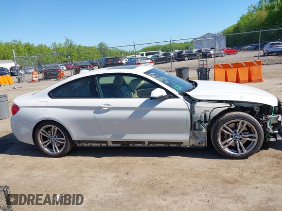 2014 BMW 4 Series 435i z VIN WBA3R1C51EK192103, wystawiony jako IAAI lot #42127351 z przebiegiem 99 023 mil mil oraz . Historia ofert i sprzedaży dostępna na DreamBid. Obrazek 13.