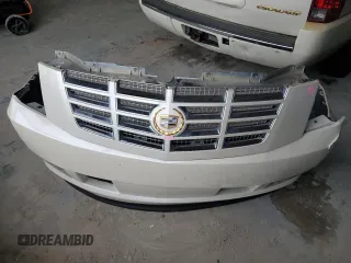 2011 Cadillac Escalade ESV Premium z VIN 1GYS4JEF0BR113052, wystawiony jako Copart lot #88556445 z przebiegiem 228 919 mil mil oraz Szkoda całkowita • Salvage title. Historia ofert i sprzedaży dostępna na DreamBid. Obrazek 12.