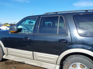 2005 Ford Expedition Eddie Bauer with VIN 1FMFU18575LA43580, listed as a IAAI auction lot 41838176 with 222,967 mi miles. Bid and sale history available at carsss.com. Image 14.
