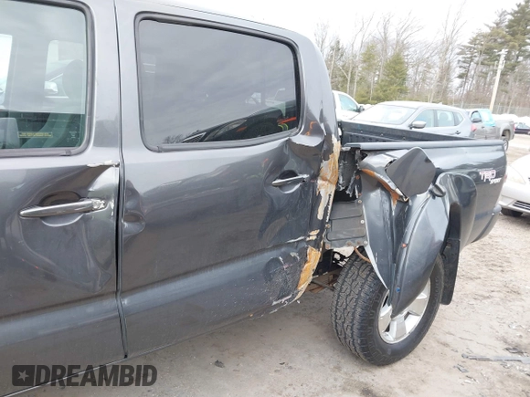 2011 Toyota Tacoma with VIN 3TMLU4EN9BM063918, listed as a IAAI auction lot 41661515 with 125,821 mi miles and . Bid and sale history available at DreamBid. Image 6.