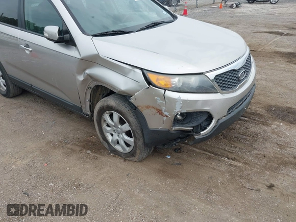 2013 Kia Sorento LX с VIN 5XYKT3A16DG419494, выставлен на аукционе IAAI как лот 42501875 с пробегом 152 100 миль миль и . История ставок и продаж доступна на DreamBid. Изображение 6.