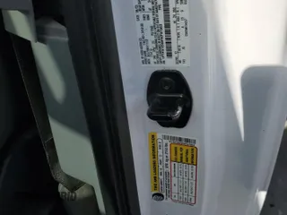 2023 Ford F-150 XL z VIN 1FTFX1E59PKF07963, wystawiony jako Copart lot #53146275 z przebiegiem 37 380 mil mil oraz Szkoda całkowita • Salvage title. Historia ofert i sprzedaży dostępna na DreamBid. Obrazek 13.