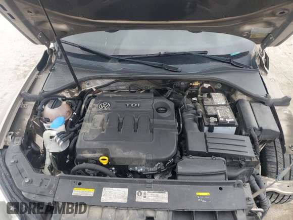 2015 Volkswagen Passat SEL Premium z VIN 1VWCV7A3XFC030563, wystawiony jako Copart lot #56851175 z przebiegiem 217 343 mil mil oraz Szkoda całkowita • Salvage title. Historia ofert i sprzedaży dostępna na DreamBid. Obrazek 11.