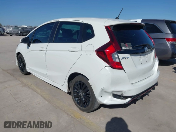2018 Honda Fit Sport z VIN 3HGGK5H62JM732645, wystawiony jako IAAI lot #41216302 z przebiegiem 107 128 mil mil oraz . Historia ofert i sprzedaży dostępna na DreamBid. Obrazek 3.