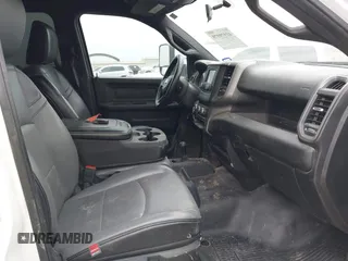 2022 Ram 2500 Tradesman z VIN 3C6UR5HJ4NG354406, wystawiony jako IAAI lot #41979979 z przebiegiem 79 649 mil mil oraz . Historia ofert i sprzedaży dostępna na DreamBid. Obrazek 5.