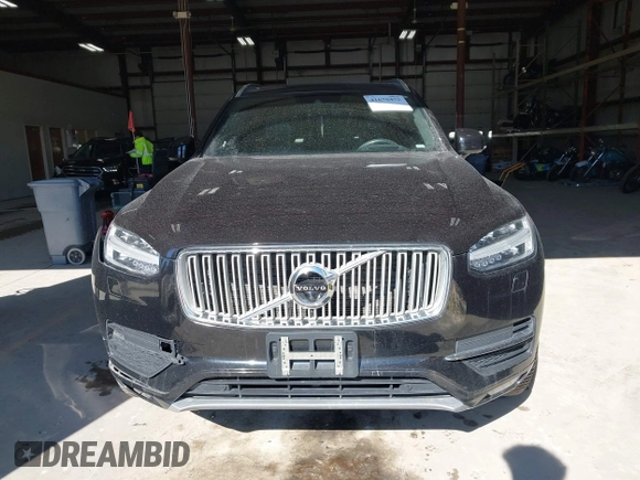 2017 Volvo XC90 Inscription with VIN YV4A22PL3H1164551, listed as a IAAI auction lot 41670475 with 101,391 mi miles. Bid and sale history available at carsss.com. Image 12.