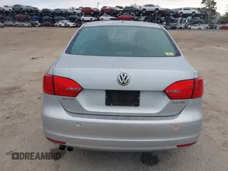 2013 Volkswagen Jetta SE with VIN 3VWDX7AJ0DM384908, listed as a IAAI auction lot 41466642 with 92,131 mi miles and . Bid and sale history available at DreamBid. Image 16.