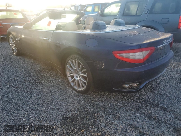 2015 Maserati GranTurismo Sport z VIN ZAM45MMA7F0127538, wystawiony jako Copart lot #75061384 z przebiegiem Nie podano mil oraz Nie do naprawy • Non repairable. Historia ofert i sprzedaży dostępna na DreamBid. Obrazek 2.