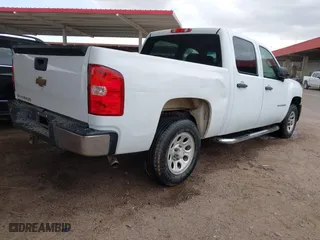 2007 Chevrolet Silverado 1500 LT w/1LT with VIN 2GCEC13C771629942, listed as a IAAI auction lot 41929505 with 200,432 mi miles. Bid and sale history available at carsss.com. Image 4.
