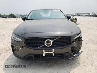 2024 Volvo S60 Core Dark Theme with VIN 7JRL12FK6RG308441, listed as a Copart auction lot 57356794 with 2,740 mi miles and Salvage Title. Bid and sale history available at carsss.com. Image 5.