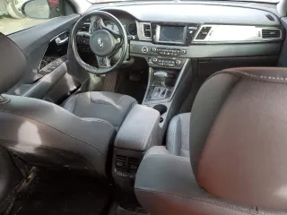 2017 Kia Niro Touring Launch Edition with VIN KNDCC3LC4H5089890, listed as a Copart auction lot 47305465 with 64,308 mi miles and Salvage Title. Bid and sale history available at carsss.com. Image 8.