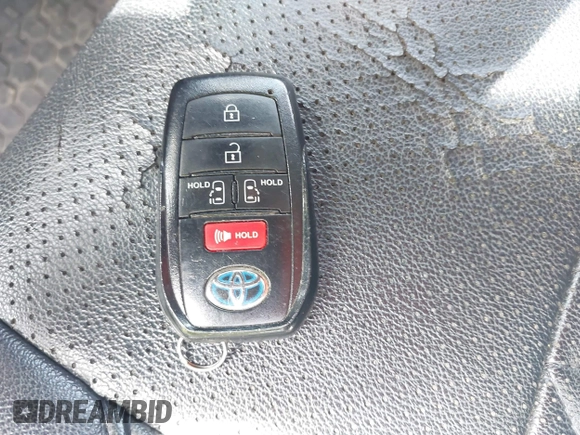 2022 Toyota Sienna LE z VIN 5TDKRKEC9NS118226, wystawiony jako IAAI lot #42535412 z przebiegiem 74 084 mil mil oraz . Historia ofert i sprzedaży dostępna na DreamBid. Obrazek 11.