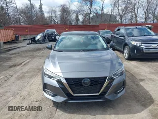2022 Nissan Sentra SR with VIN 3N1AB8DV9NY209014, listed as a IAAI auction lot 41887092 with 42,384 mi miles. Bid and sale history available at carsss.com. Image 12.