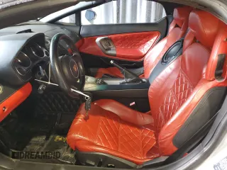 2013 Lamborghini Gallardo z VIN ZHWGU6BZ7DLA12811, wystawiony jako Copart lot #51696395 z przebiegiem 35 389 mil mil oraz Szkody całkowita. Historia ofert i sprzedaży dostępna na DreamBid. Obrazek 7.