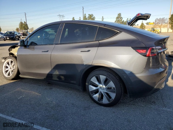 2022 Tesla Model Y Long Range with VIN 7SAYGDEE5NA022384, listed as a Copart auction lot 49283345 with 31,925 mi miles and Salvage Title. Bid and sale history available at carsss.com. Image 2.