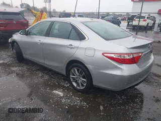 2015 Toyota Camry XLE with VIN 4T1BF1FK0FU110663, listed as a IAAI auction lot 41931382 with 187,648 mi miles. Bid and sale history available at carsss.com. Image 3.