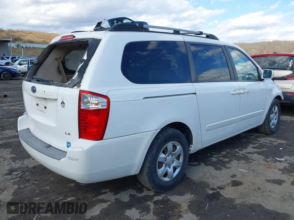 2008 Kia Sedona LX with VIN KNDMB233486240593, listed as a IAAI auction lot 41639585 with 173,067 mi miles. Bid and sale history available at carsss.com. Image 4.