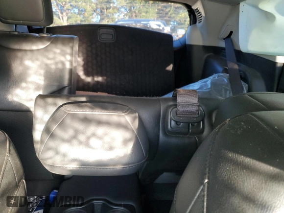 2022 Jeep Compass Latitude with VIN 3C4NJCBB4NT113575, listed as a Copart auction lot 81976144 with Not Provided miles and Non Repairable. Bid and sale history available at carsss.com. Image 10.