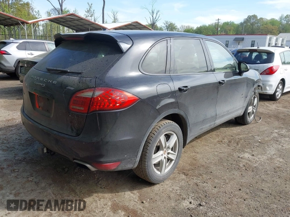 2014 Porsche Cayenne S z VIN WP1AB2A27ELA55804, wystawiony jako IAAI lot #42083807 z przebiegiem 161 590 mil mil oraz . Historia ofert i sprzedaży dostępna na DreamBid. Obrazek 4.