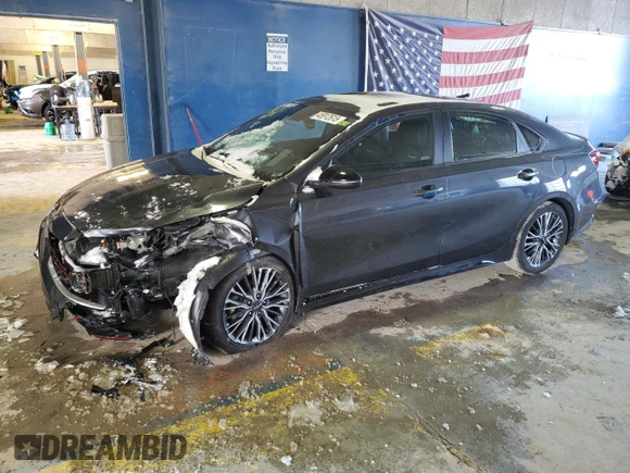 2024 Kia Forte GT-Line with VIN 3KPF54AD8RE711910, listed as a Copart auction lot 45912615 with 2,906 mi miles and Salvage Title. Bid and sale history available at carsss.com. Image 1.