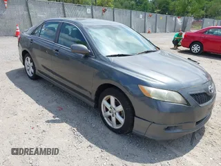 2009 Toyota Camry LE z VIN 4T1BK46K79U077372, wystawiony jako IAAI lot #42207494 z przebiegiem 218 280 mil mil oraz . Historia ofert i sprzedaży dostępna na DreamBid. Obrazek 1.