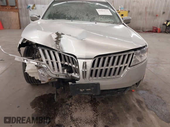 2012 Lincoln MKZ with VIN 3LNHL2GC6CR814031, listed as a IAAI auction lot 41864733 with 194,428 mi miles. Bid and sale history available at carsss.com. Image 6.